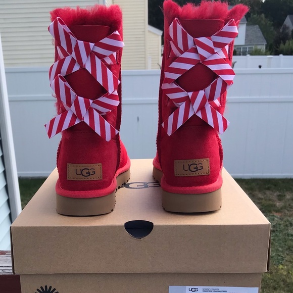 UGG Bailey Bow II Diagonal Stripes - Picture 2 of 6